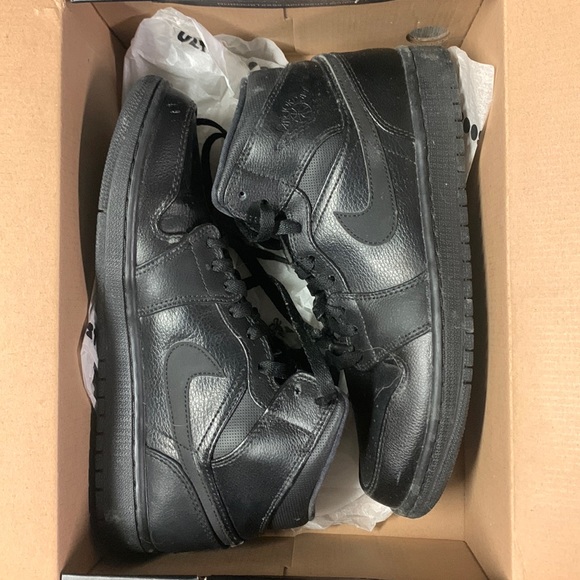 Men’s size 8 (US) black Nike Air Jordan high top sneakers - Picture 1 of 3